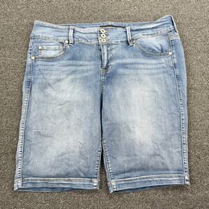 Torrid Women's Medium Wash Bermuda Knee Length 3 Button Jean Shorts Plus Size 18